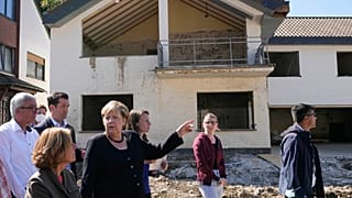 A Chanceler de visita a Altenburg, uma das cidades afetadas na Renânia Palatinado