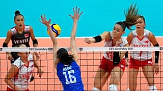 Türkiye A Milli Kadın Voleybol Takımı, 2021 Avrupa Şampiyonası'nda yarı finalde kaybetti.