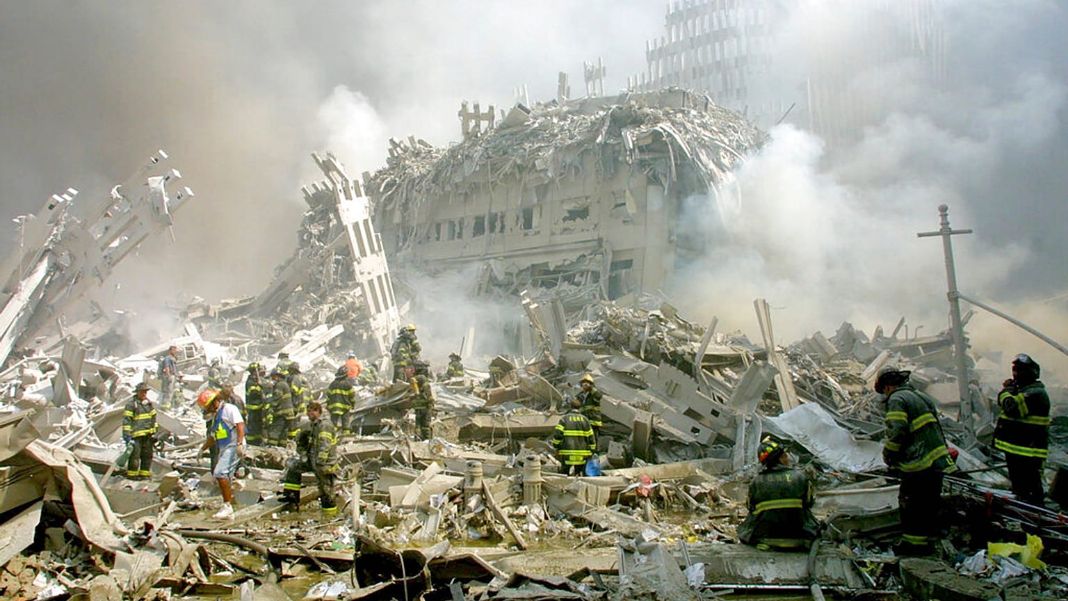 ABD'de 11 Eylül 2001'deki terör saldırılarında 4 yolcu uçağı kaçırılmış, uçaklardan ikisi İkiz Kuleler'e çarpmıştı.