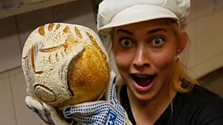 Актриса Серафима Красникова и ее "bread-портрет"