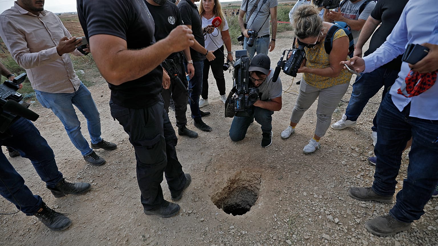 La sortie du tunnel creusé dans la cellule de six prisonniers palestiniens