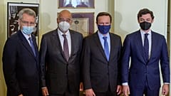 Νίκος Δένδιας με τους Αμερικανούς γερουσιαστές Κρις Μέρφι και Τζον Όσοφ 