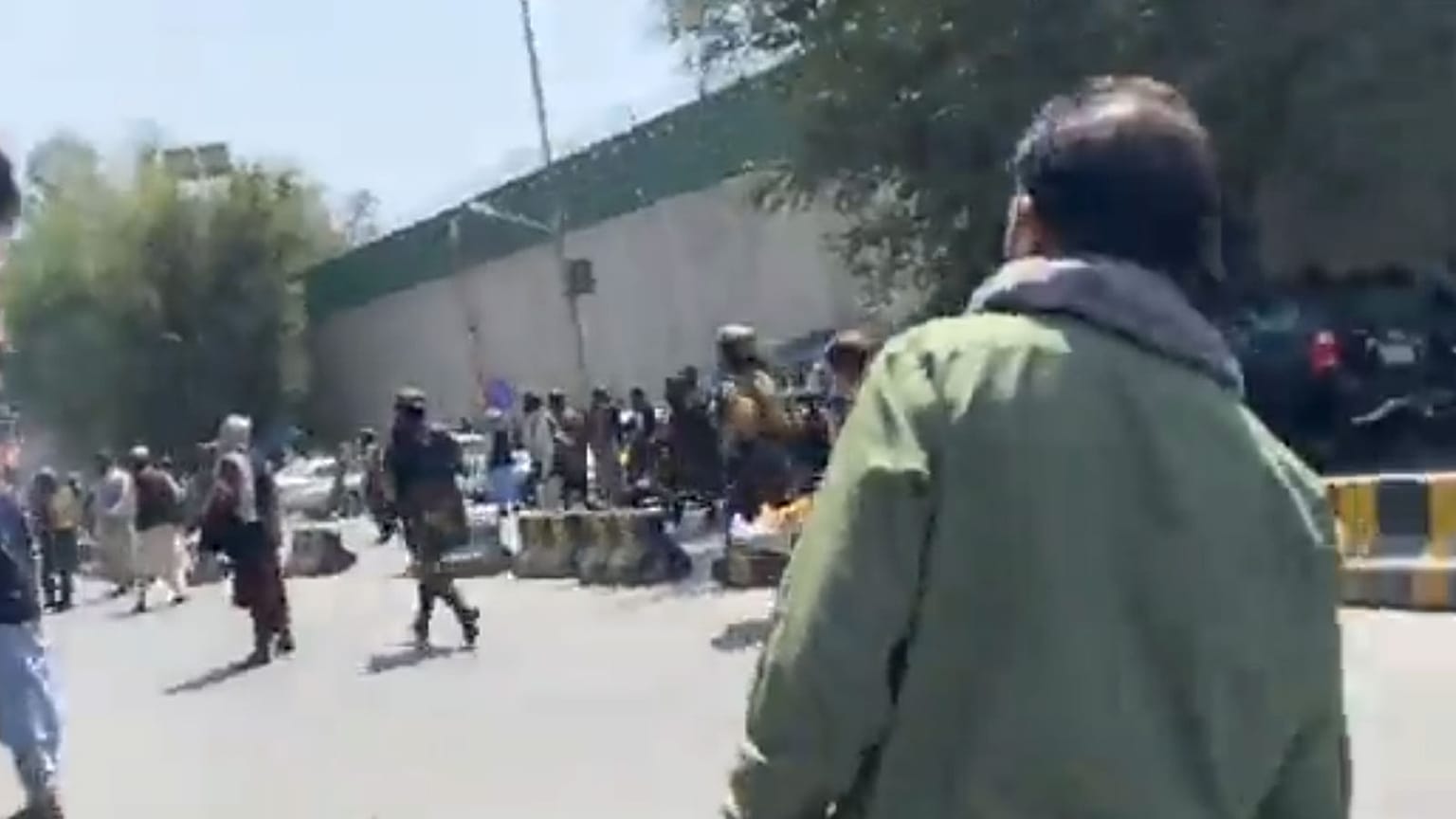 Capture d'une vidéo postée sur son compte Twitter par notre envoyée spéciale en Afghanistan, Anelise Borges, le 7 septembre 2012 à Kaboul