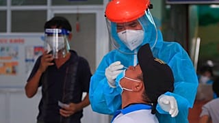 Vietnam'da bir kişi 'Covid-19'u yaydığı için' beş yıl hapis cezasına çarptırıldı