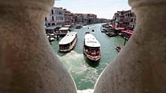 Die Rialto-Brücke in Venedig im Sommer 2021