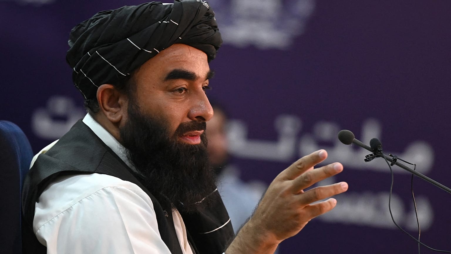 Taliban yeni geçici hükümeti açıkladı