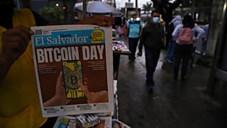 Bitcoin'in yasal olarak kullanılmaya başlandığı El Salvador'da ilk gün sistem çöktü, protestolar yaşandı.
