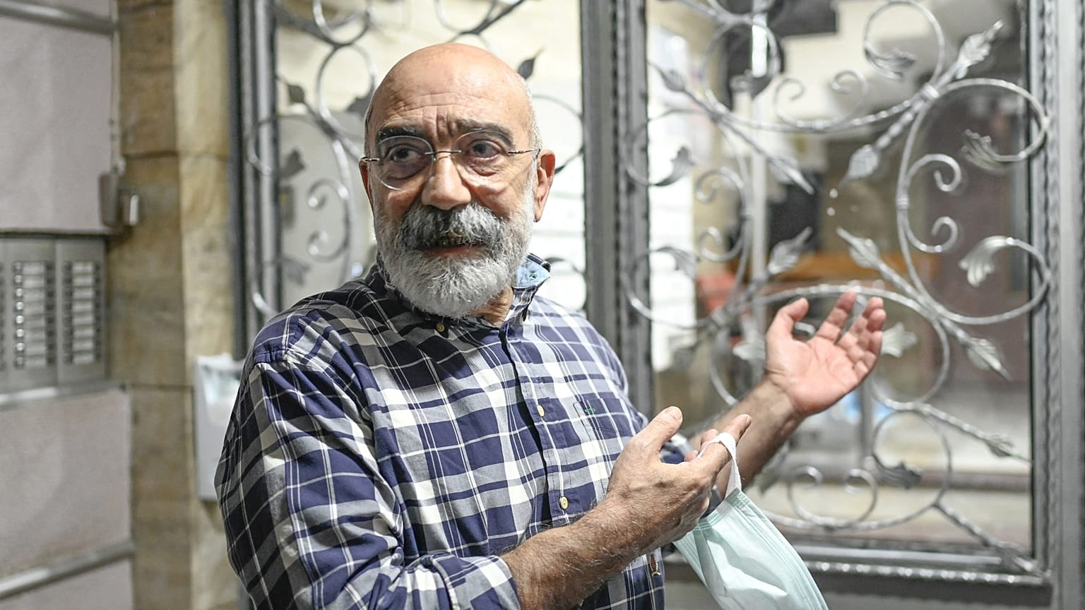 Yazar Ahmet Altan