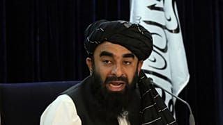 المتحدث باسم الحكومة الأفغانية ذبيح الله مجاهد