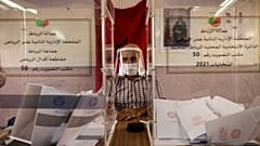 مكتب تصويت في الانتخابات البرلمانية والمحلية بالرباط في المغرب.