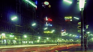 Neonfényes Budapest - ilyen volt a főváros a hetvenes években