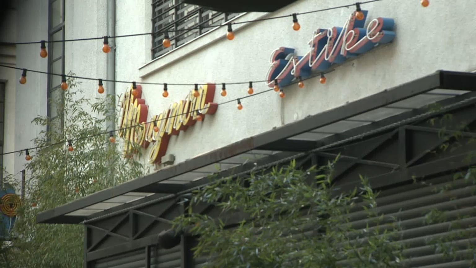 В Будапеште хотят спасти неон