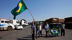 Los camioneros brasileños ponen fin al bloqueo de carreteras a petición de Bolsonaro