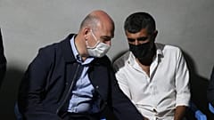 İçişleri Bakanı Miraç Mioğlu'nun babası ile konuşurken