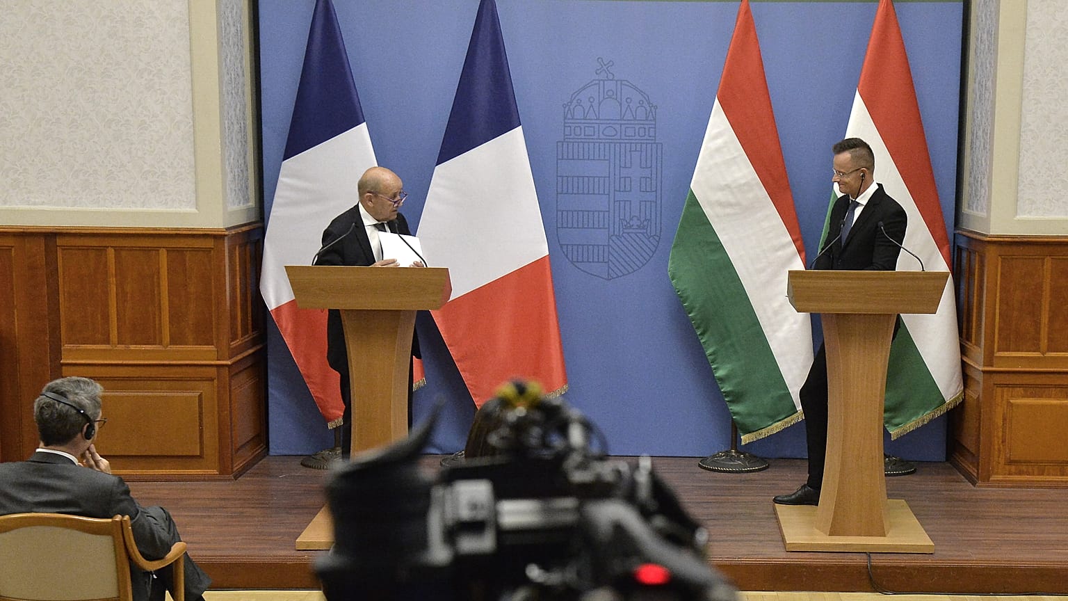 Jean-Yves Le Drian és Szijjártó Péter