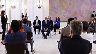 Almanya Cumhurbaşkanı Steinmeier, Türkiye ile Almanya arasında imzalanan "İş Gücü Anlaşması'nın" 60. yıl dönümü vesilesiyle Türklerle bir araya geldi