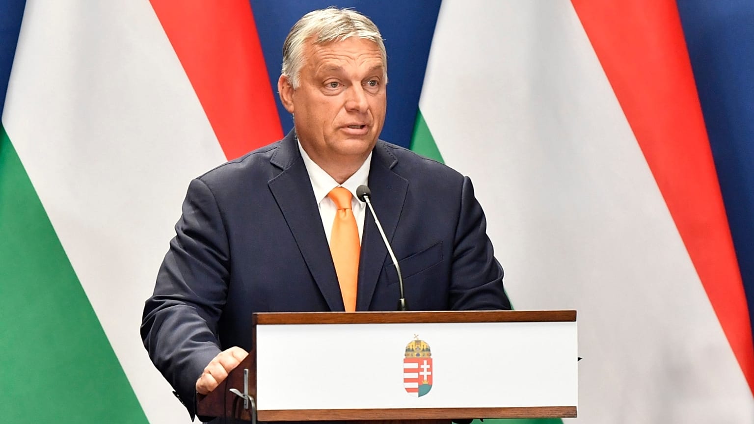  Orbán Viktor miniszterelnök az Ana Brnabic szerb kormányfővel tartott sajtótájékoztatón Budapesten, a Karmelita kolostorban 2021. szeptember 8-án. 