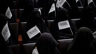 Manifestación de mujeres a favor de los talibanes