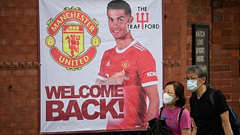 Manchester United taraftarlarından Ronaldo'ya sevgi gösterisi