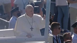 Francisco celebra missa na Praça dos Heróis