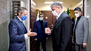 رافائل گروسی، مدیر کل آژانس بینالمللی انرژی اتمی در بدو ورود به تهران