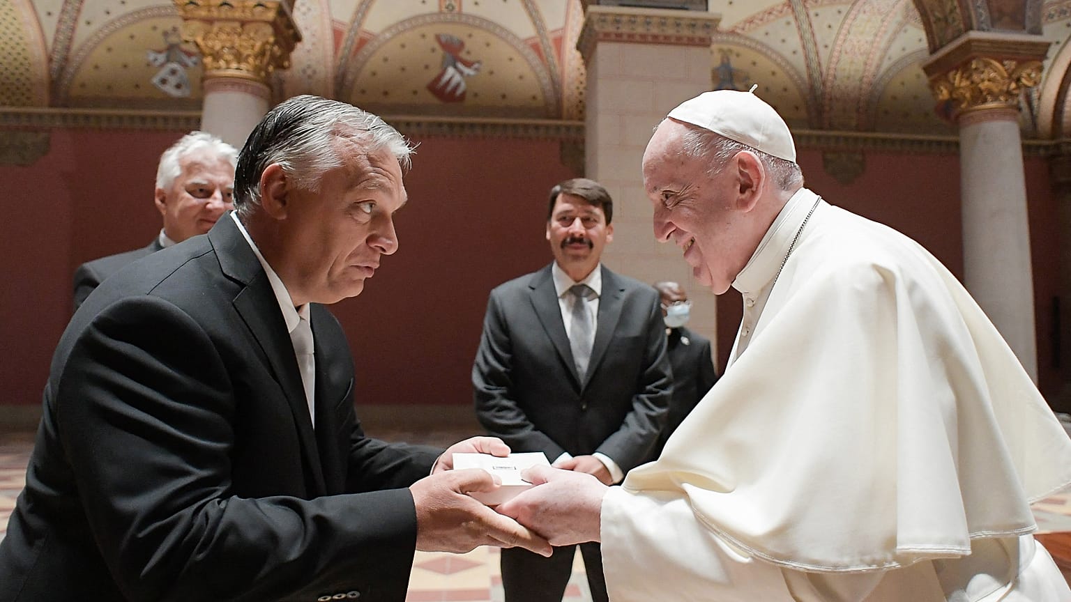 Hongrie : sur les terres d'Orban, le pape prône "l'ouverture" aux autres
