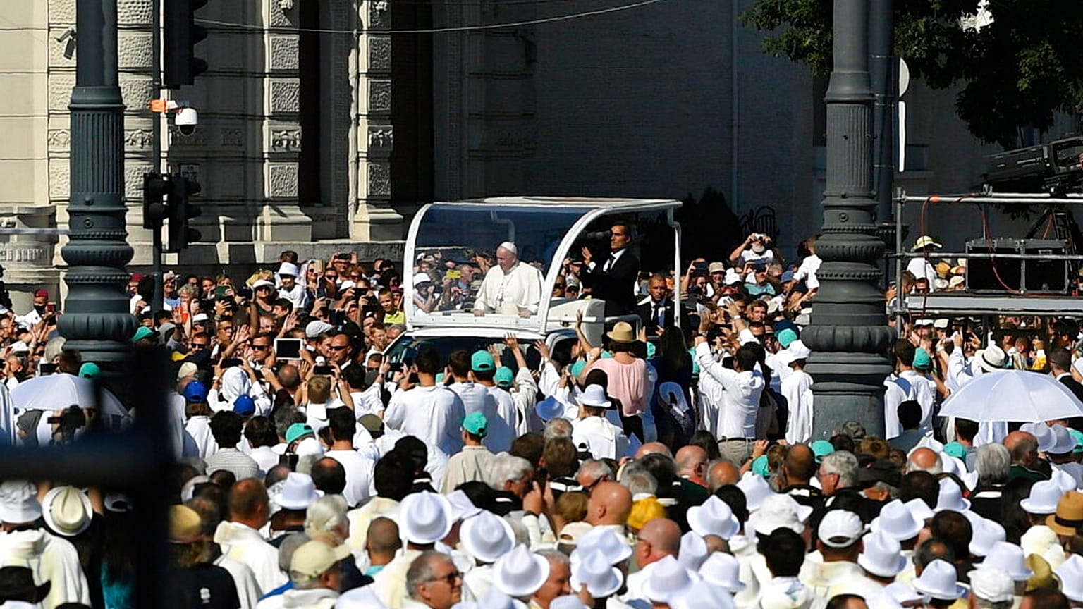 Papst Franziskus bereist Ungarn und die Slowakei