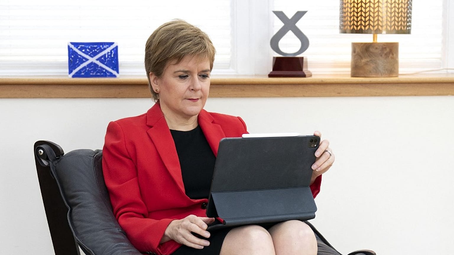 İskoçya Başbakanı Nicola Sturgeon parti konferansna hazırlanırken