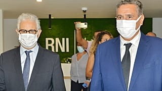 عزيز أخنوش، رئيس الوزراء المكلف ورئيس التجمع الوطني للأحرار المغربي ونزار بركة، رئيس حزب الاستقلال قبل اجتماع في العاصمة الرباط في 13 سبتمبر 2021.