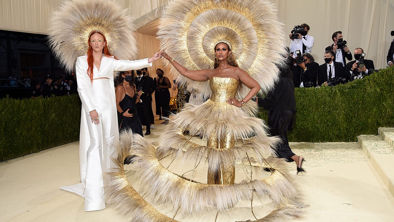 Harris Reed, à gauche, et Iman au MET gala 2021