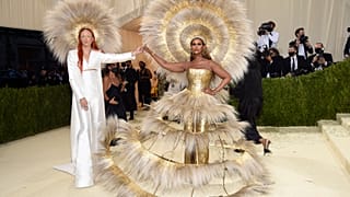 Harris Reed, à gauche, et Iman au MET gala 2021