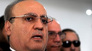 الوزير اللبناني الأسبق وئام وهاب خلال تشييع جنازة حارسه محمد أبو دياب، في قرية الجاهلية في جبل لبنان، 2 ديسمبر 2018.