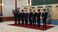 گروه بی‌تی‌اس و دیدار با رئیس جمهوری کره جنوبی