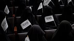 Afganistan'daki Kabil Üniversitesi'nde Taliban lehine gösteriye katılan kız öğrenciler / Arşiv