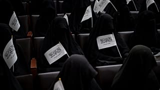 Afganistan'daki Kabil Üniversitesi'nde Taliban lehine gösteriye katılan kız öğrenciler / Arşiv