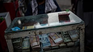 صرافی خیابانی در کابل