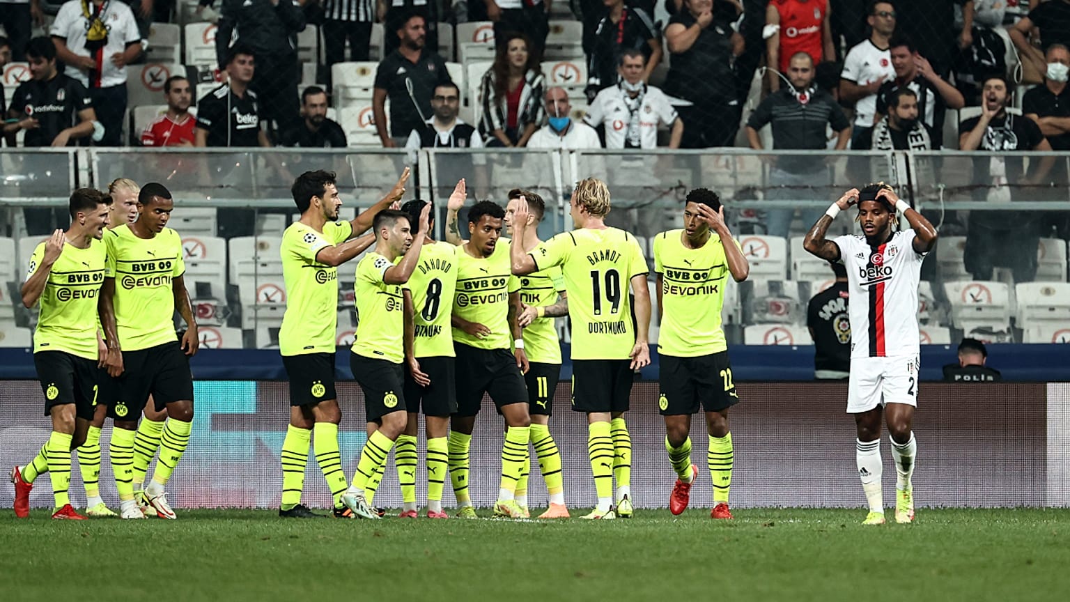 Beşiktaş, UEFA Şampiyonlar Ligi C Grubu'nda Borussia Dortmund'la karşılaştı