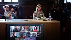 Ex-Models sprechen über Vergewaltigungen in den 90ern 