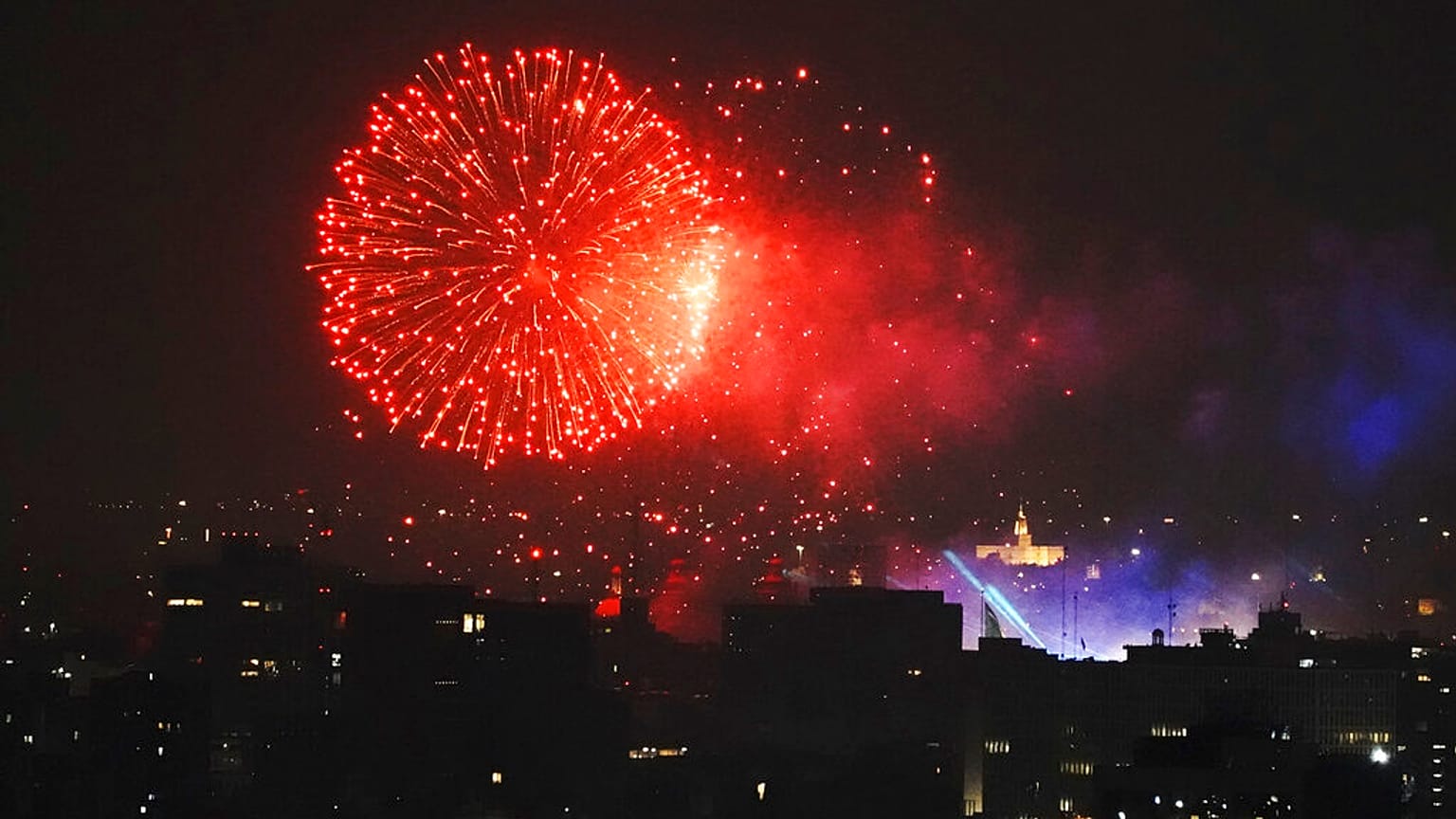 Fuegos artificiales en el Zócalo de Ciudad de México (México) 