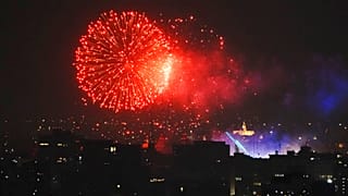 Fuegos artificiales en el Zócalo de Ciudad de México (México)