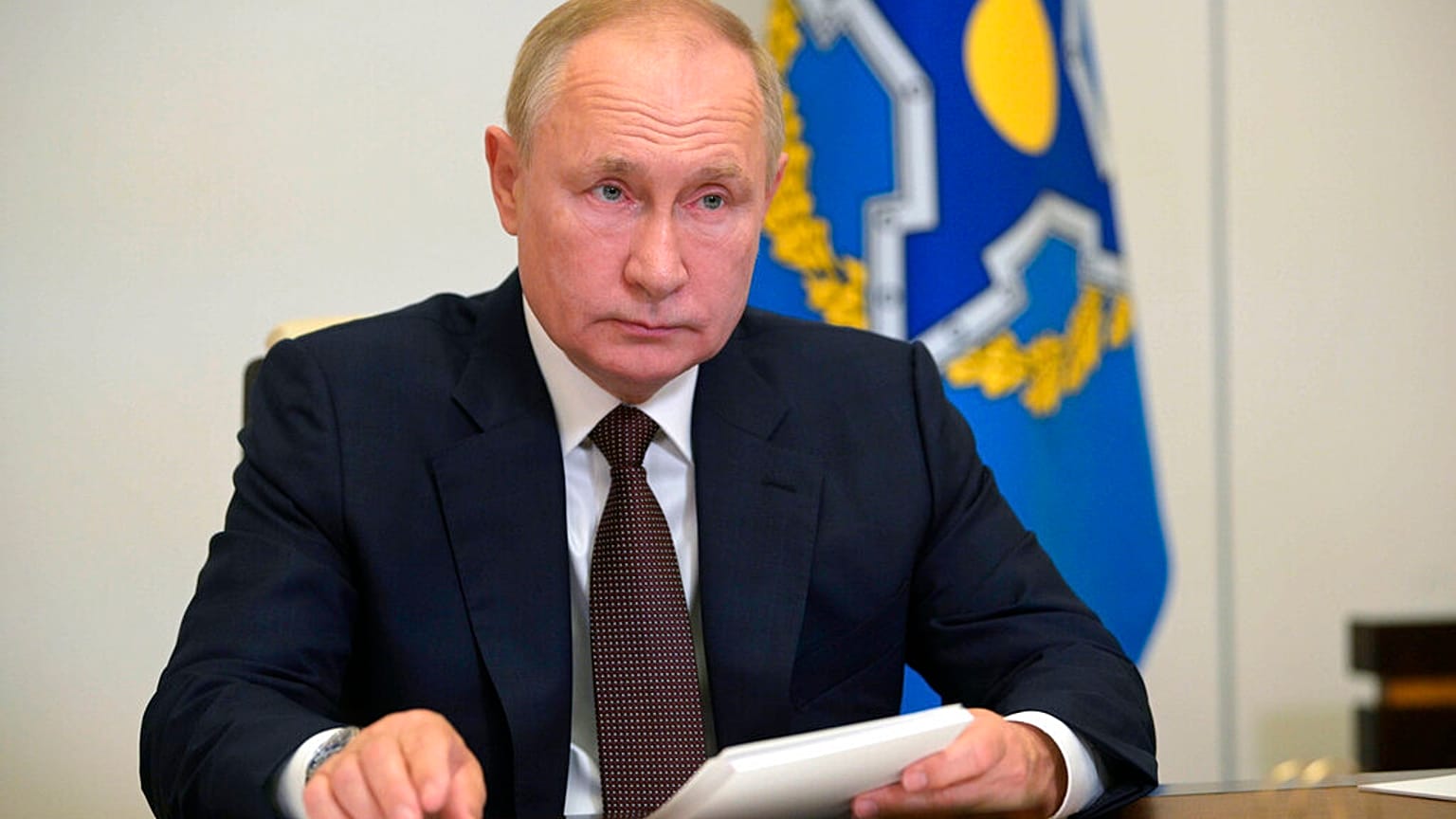 El presidente ruso, Vladímir Putin, durante una videoconferencia desde su residencia de Novo-Ogaryovo, en las afueras de Moscú.