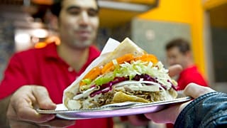 Almanya'da döner kebap yapan lokantadan bir kare.