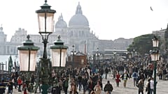 Touristen auf Tour in Venedig, Italien, 12.11.2016