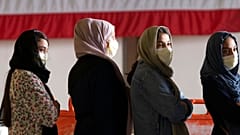 گروهی از زنان که افغانستان را ترک کرده‌اند