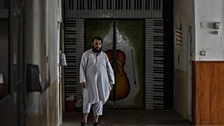 Taliban daha yumuşak bir yol izleyeceklerini açıklasa da Afganistan'ı İslam'ın kendi yorumlamalarına göre yöneteceklerini açıkça ifade etti
