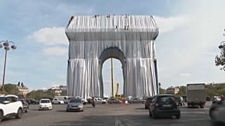 El Arco de Triunfo empaquetado por el sobrino de Christo