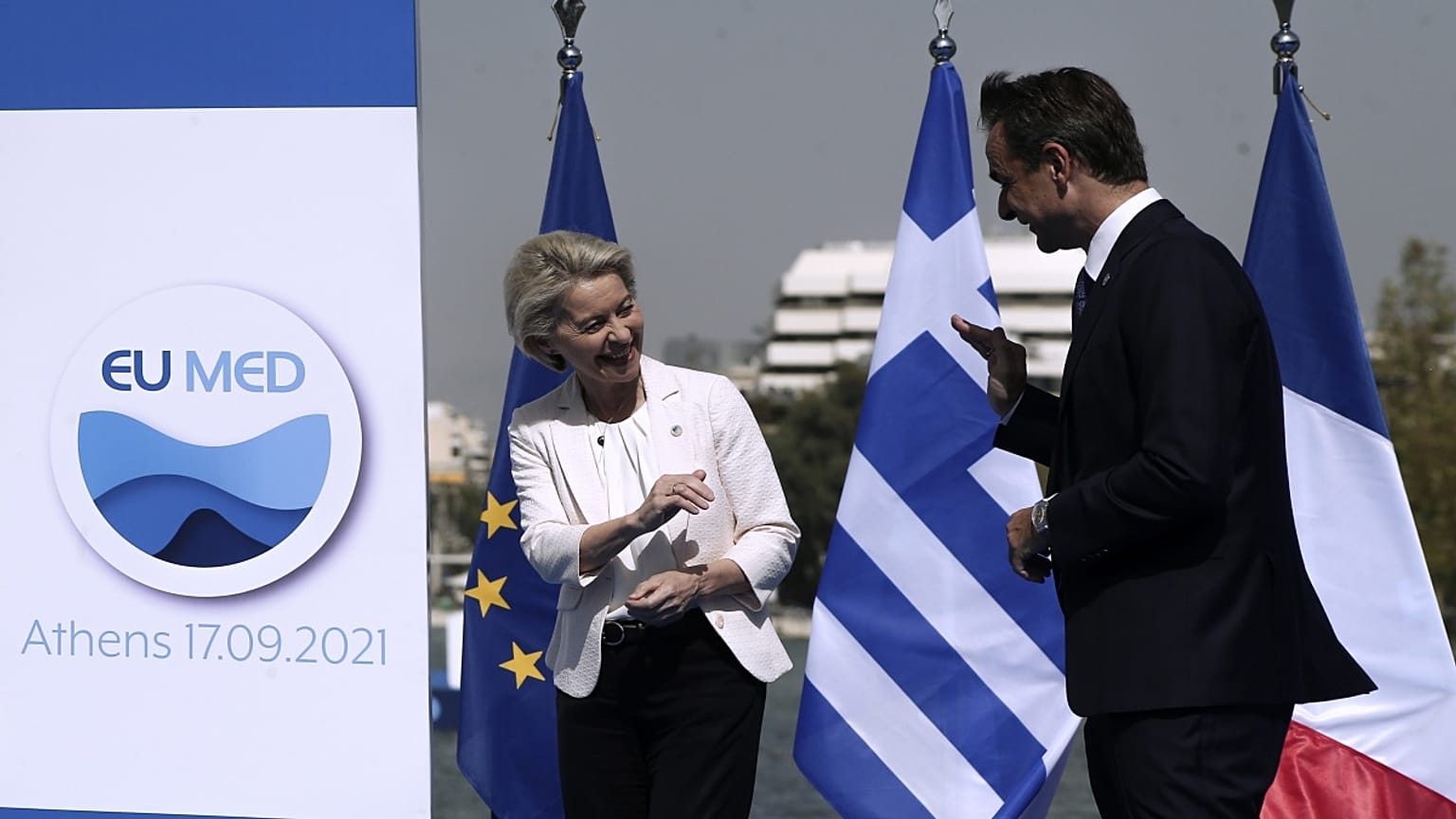 Η πρόεδρος της Κομισιόν Ούρσουλα φον ντερ Λάιεν και ο πρωθυπουργός της Ελλάδας Κυριάκος Μητσοτάκης