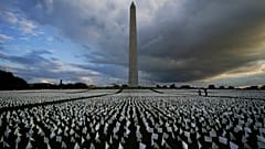 A Washington, une exposition illustre les ravages humains de la pandémie 