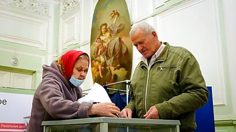 People cast their ballots in St. Petersburg on Saturday