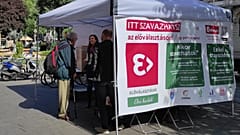Egy előválasztási pavilon Budapesten szombat délelőtt